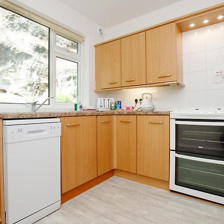 Harbour Apartment At 6 Dolphin Court With Parking Brixham Dış mekan fotoğraf